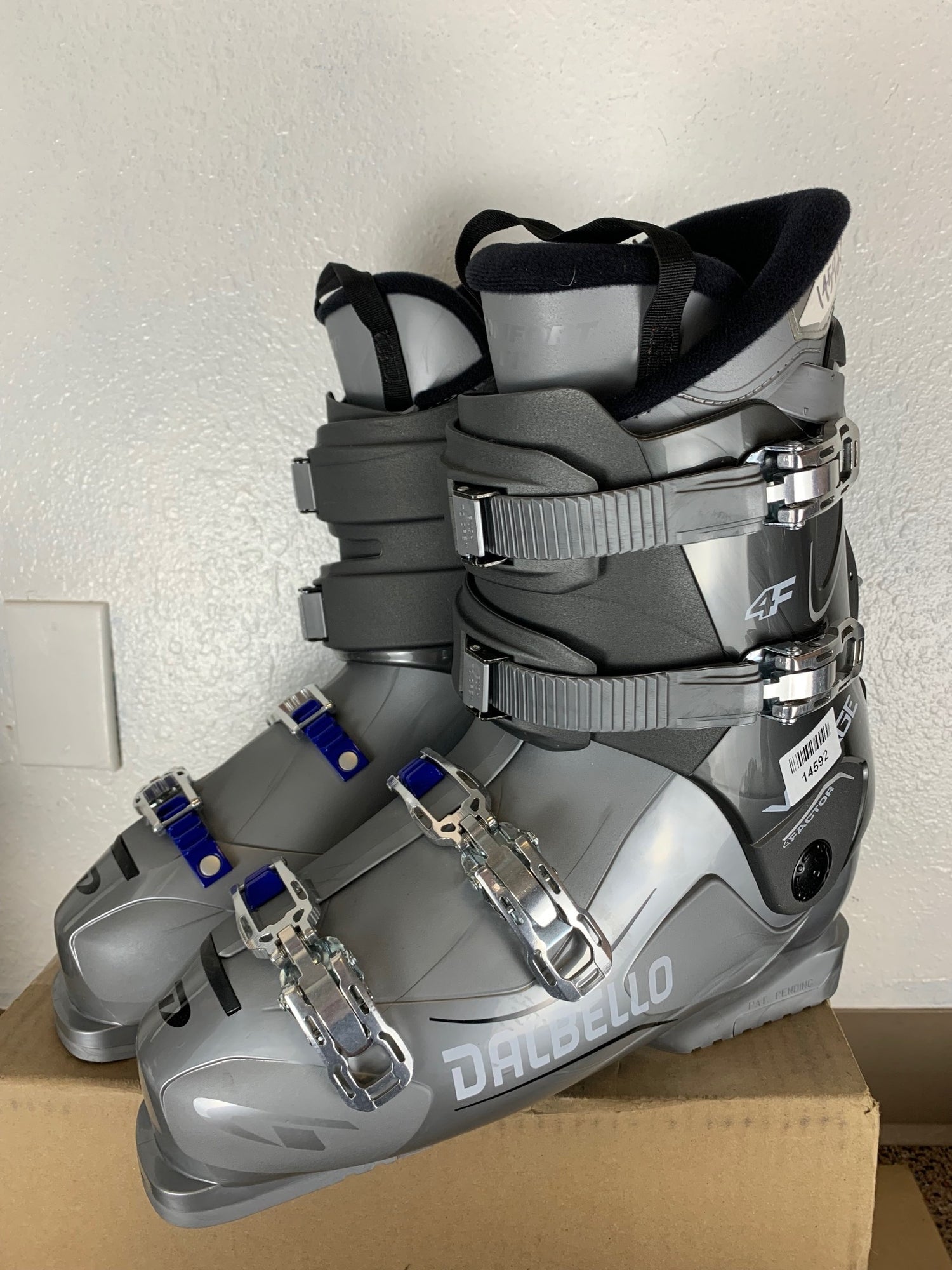 New Dalbello Vantage 4Factor Ski Boots