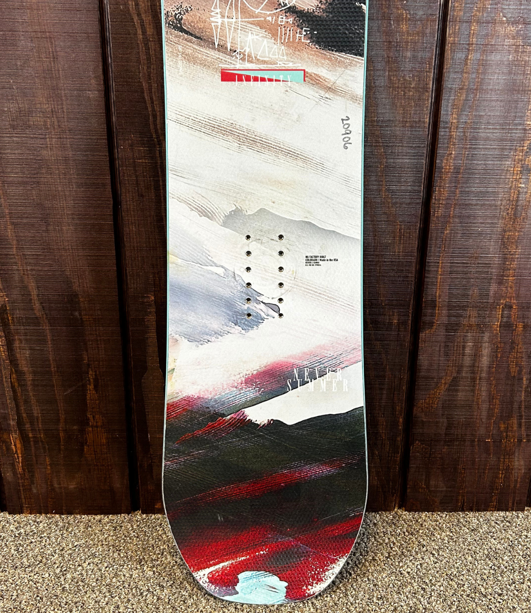 2020 Never Summer Infinity Snowboard