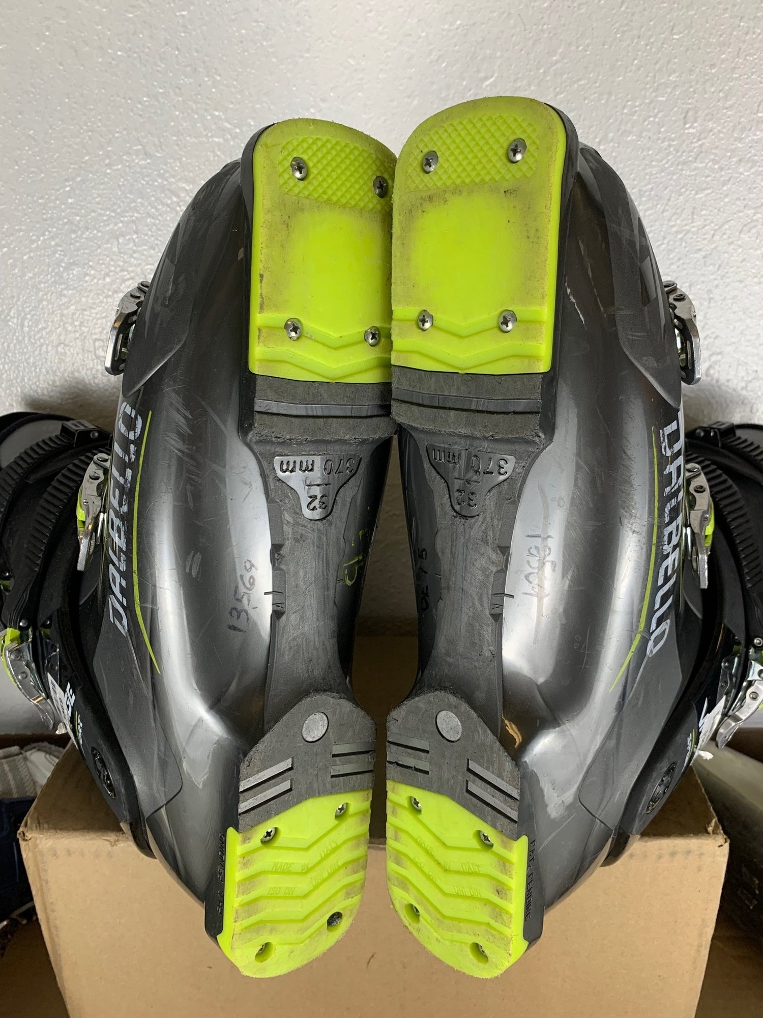 Dalbello Vantage Ski Boot, Size 32.5