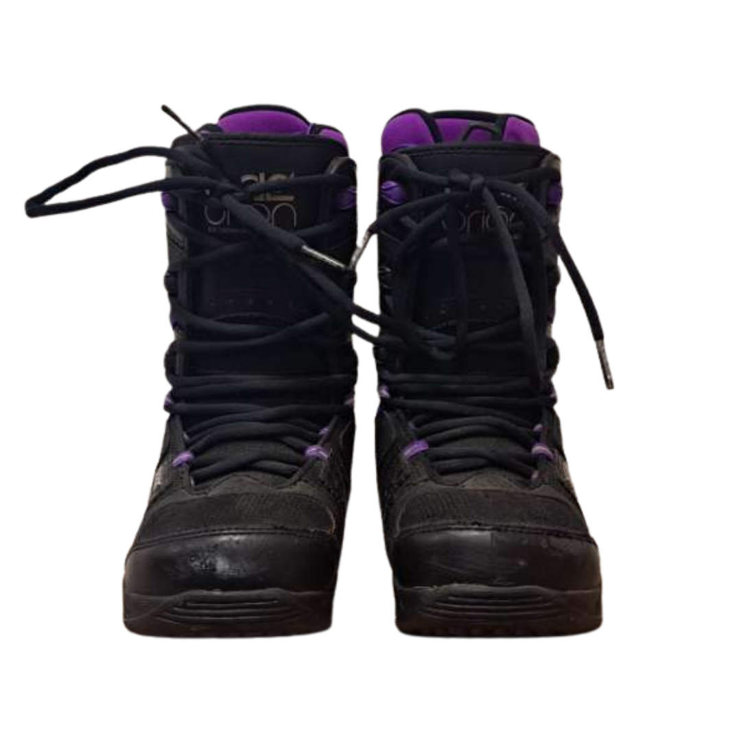 Used Salomon Pearl Speed Lace Snowboard Boots. Womens size 6 FINAL SALE