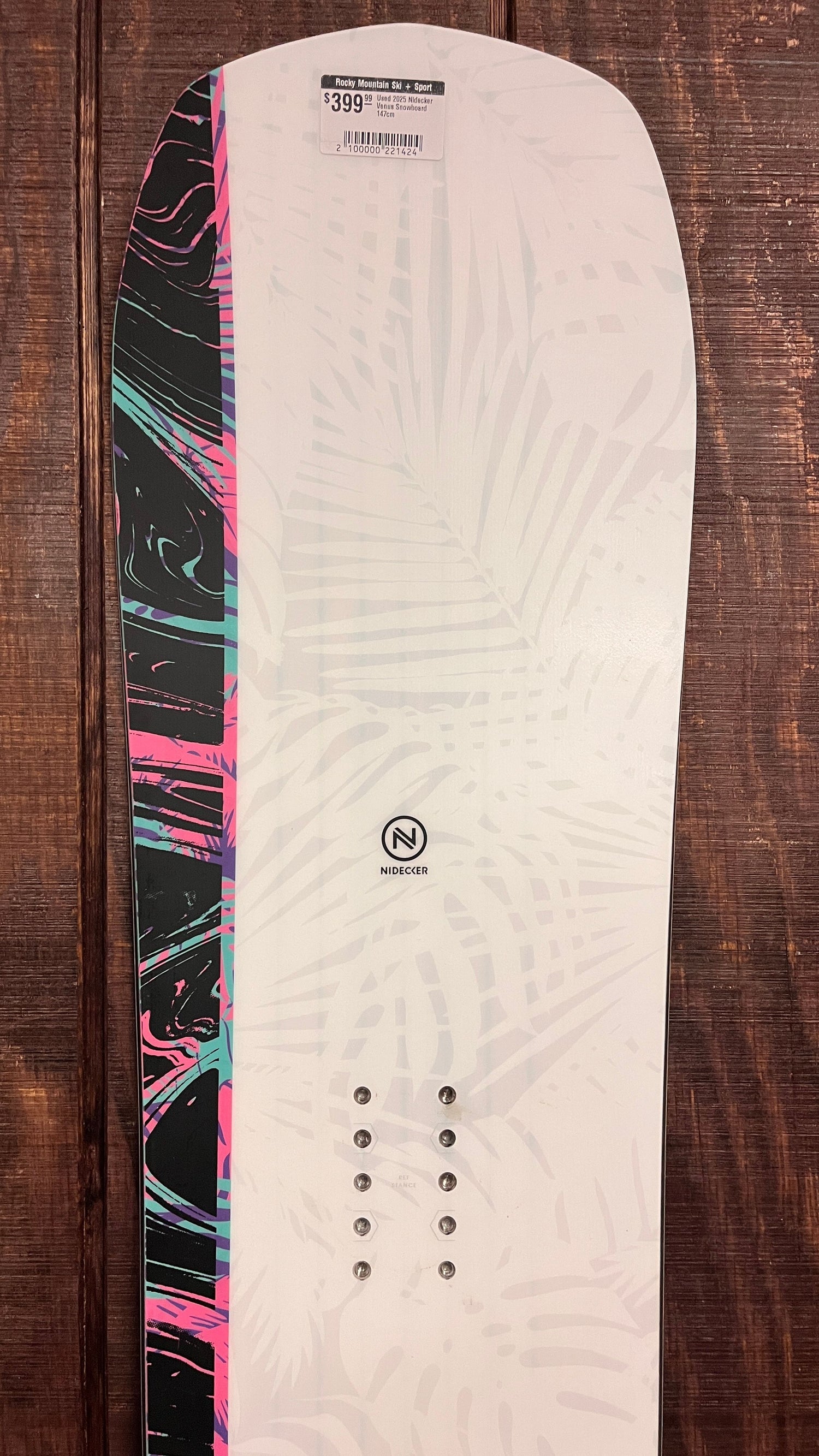 Used 2025 Womens Nidecker Venus Snowboard 147cm