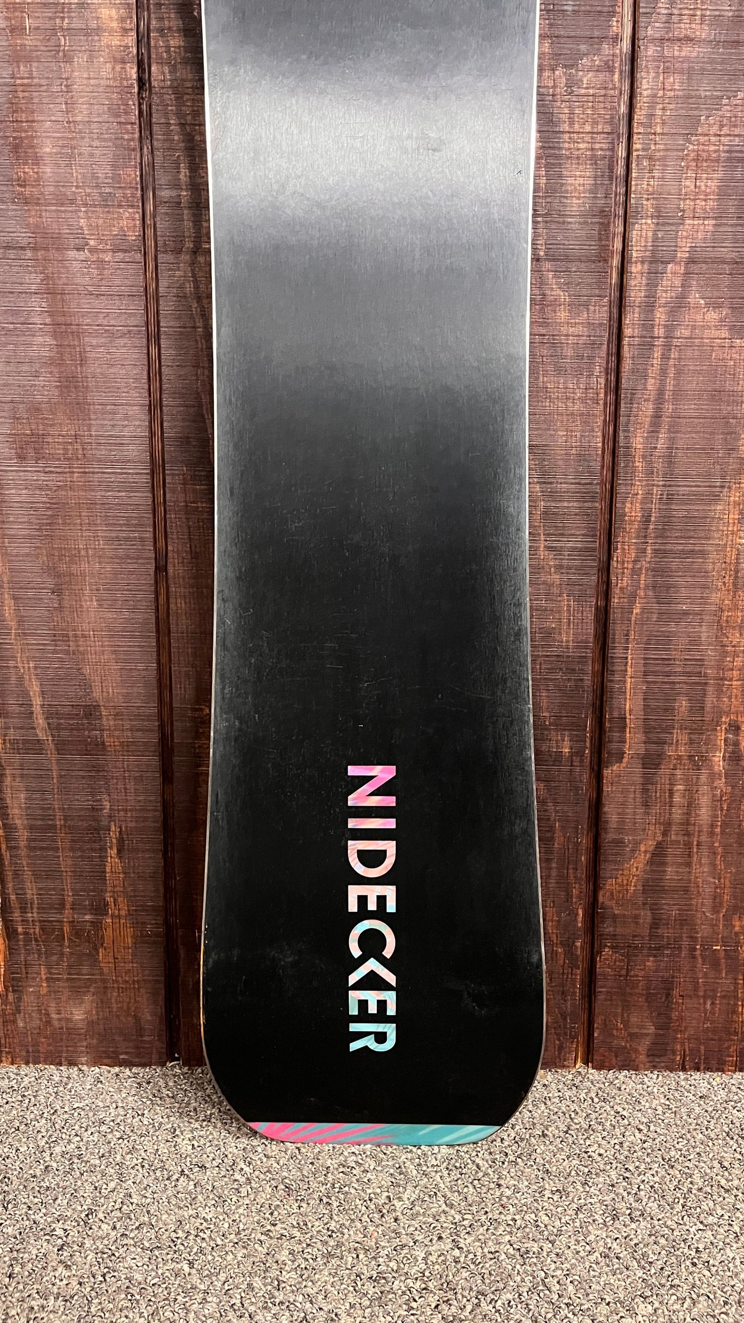 Used 2025 Womens Nidecker Venus Snowboard 147cm