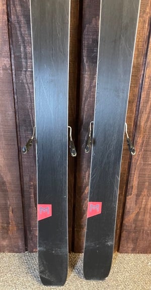 Atomic Maverick 95 Ti Skis w/ Bindings - USED