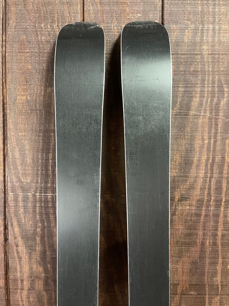 Rossignol Smash 7 Skis w/ Bindings - USED