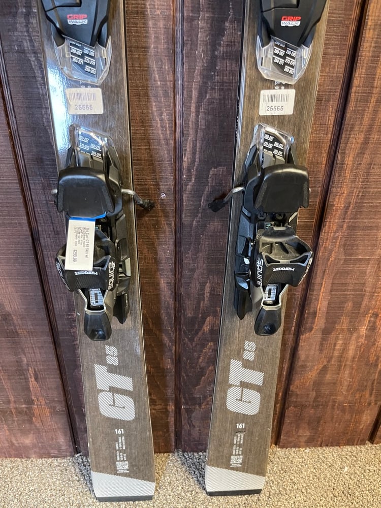 Fischer The Curv GT 85 Skis w/ Bindings - USED