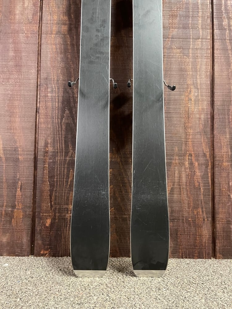 Rossignol Smash 7 Skis w/ Bindings - USED