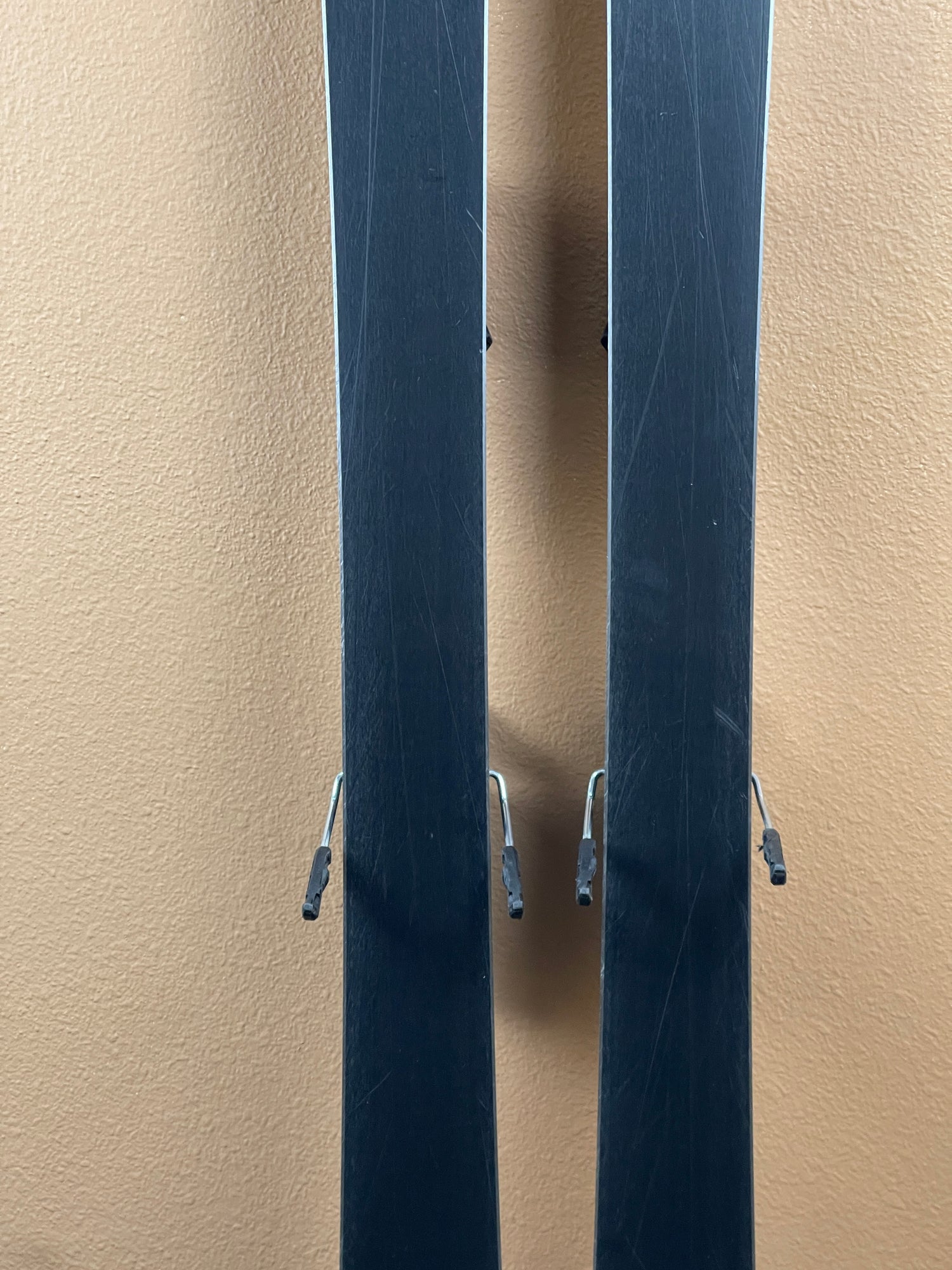 Used 2025 Atomic Maven 84 + M10 Bindings Womens Skis