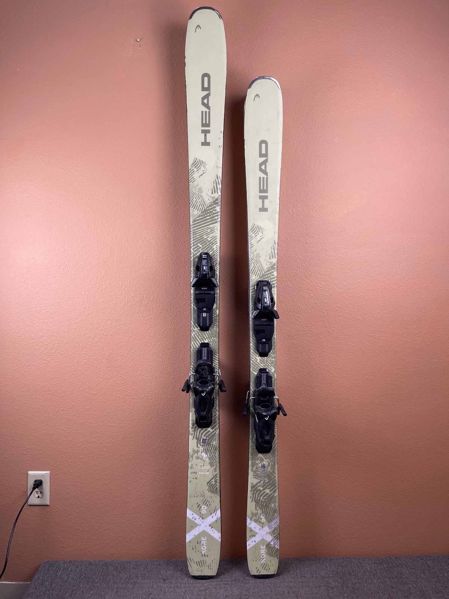 Used 2025 Head Kore 90 X Skis + PR11 Bindings
