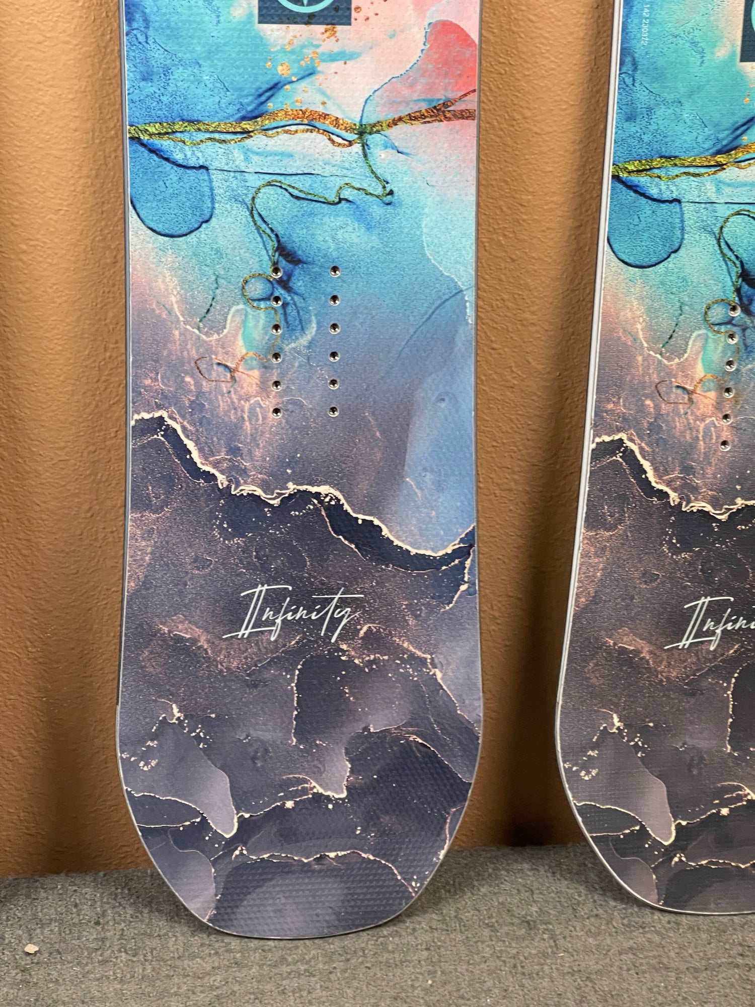 Used 2021 Never Summer Infinity Womens Snowboard