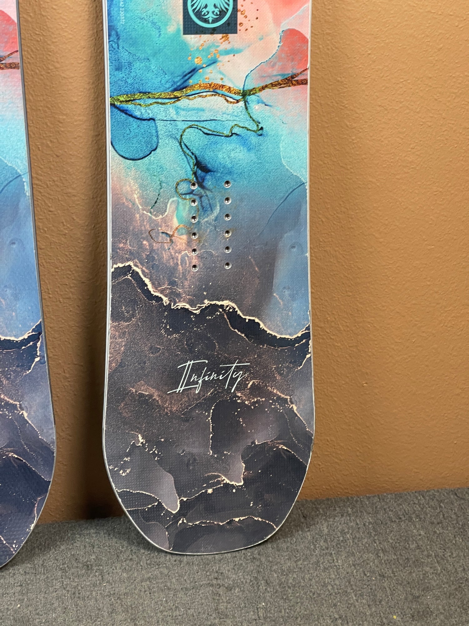 Used 2021 Never Summer Infinity Womens Snowboard