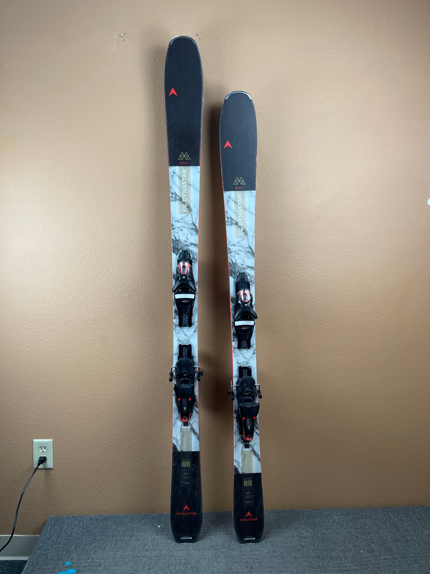 Used 2023 Dynastar M Cross 88 + Look SPX 14 Bindings