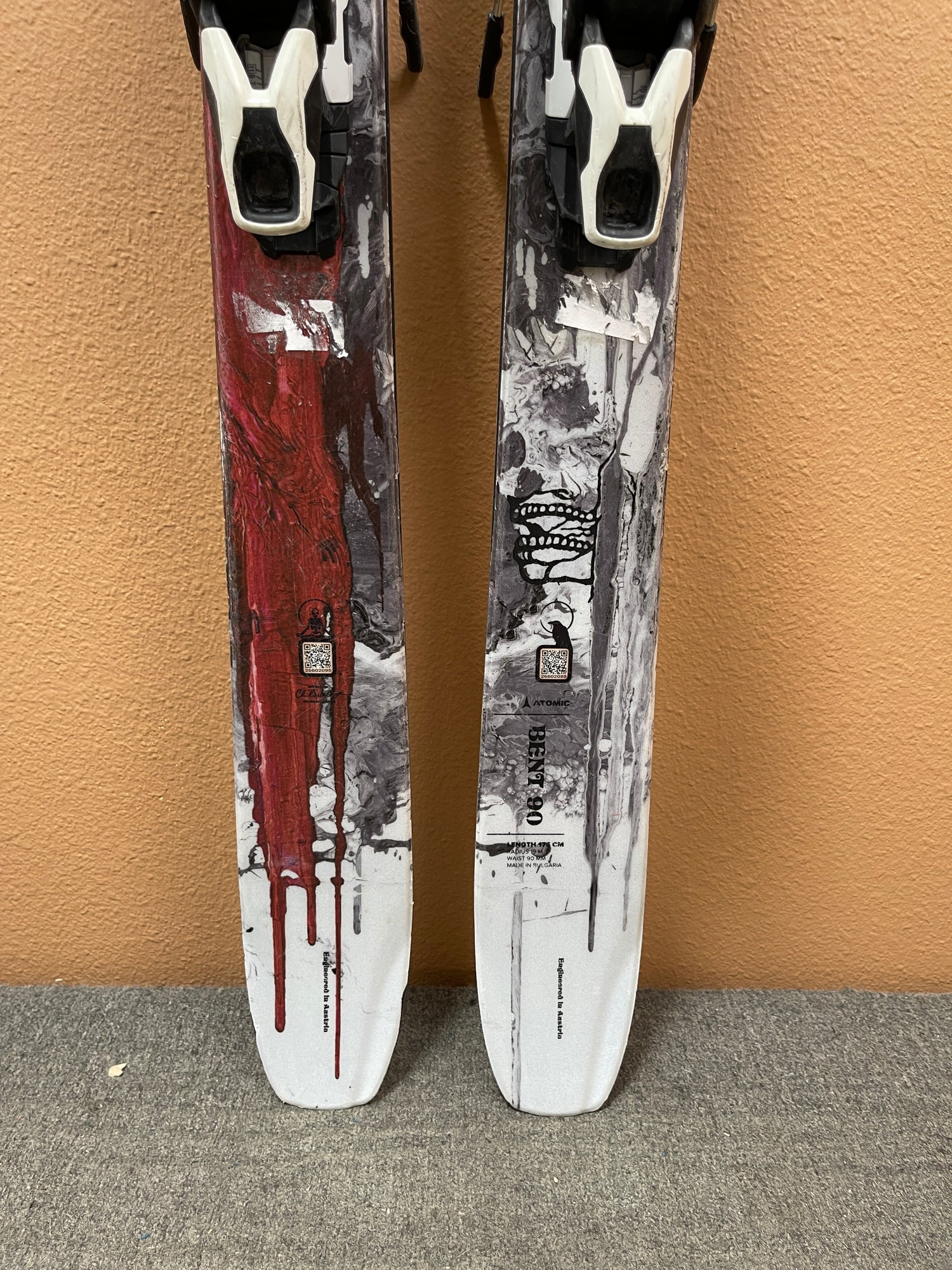 Used 2025 Atomic Bent Chetler 90 Skis + Strive 11 Bindings