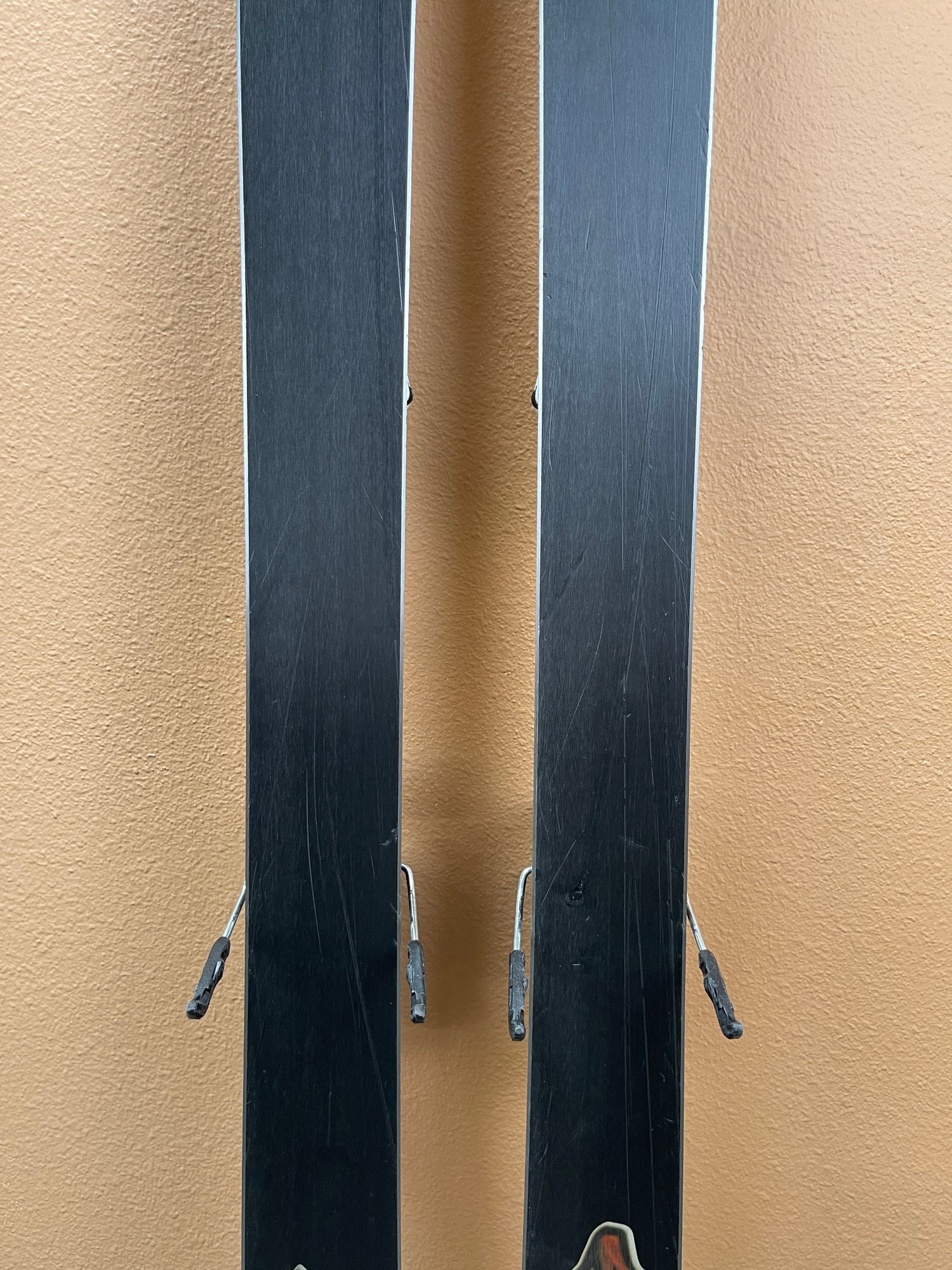 Used 2025 Atomic Bent Chetler 90 Skis + Strive 11 Bindings