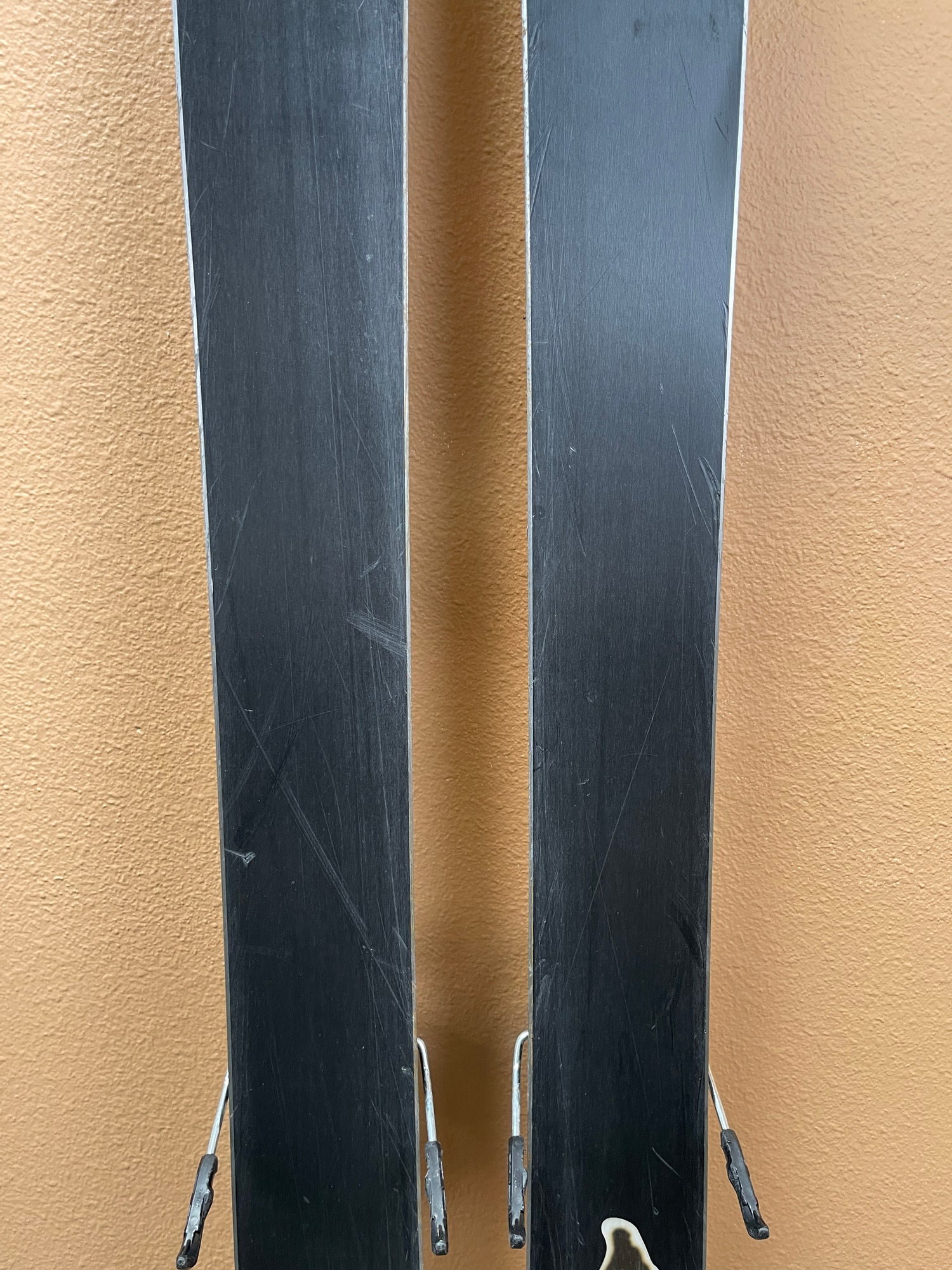 Used 2024 Atomic Bent Chetler 100 Skis + Strive Bindings