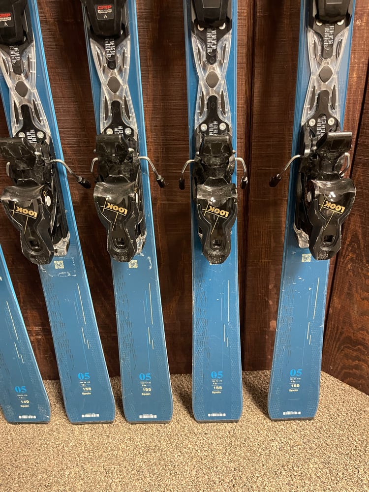 Dynastar E Lite 05 Skis w/ Bindings - USED