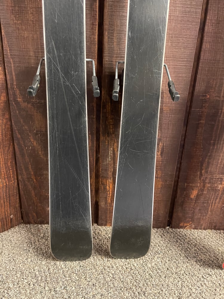 Volkl Ledge Twin Tip Kids Ski w/Bindings - USED