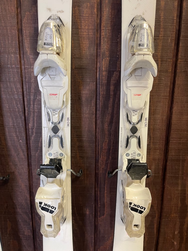 2024 Rossignol Nova 8 CA Skis w/ Bindings - Used
