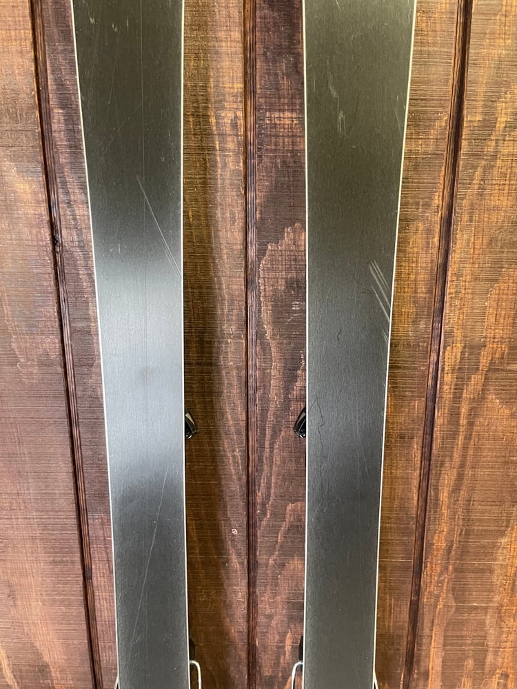 Atomic Cloud Q8 Skis w/ Bindings - Used - Image 10