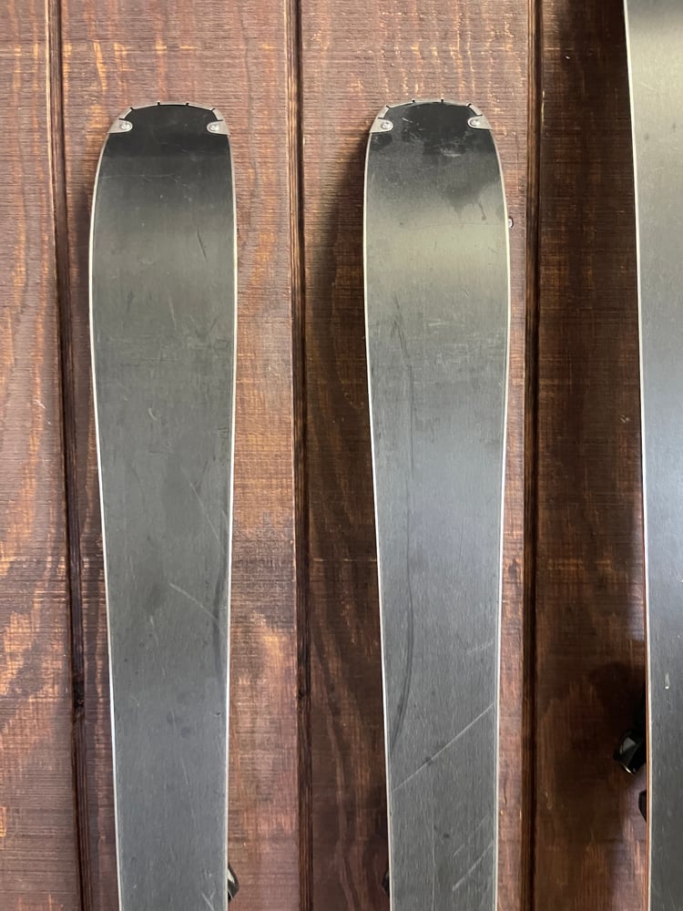 2025 Atomic Maverick 84 Skis w/ Bindings - Used