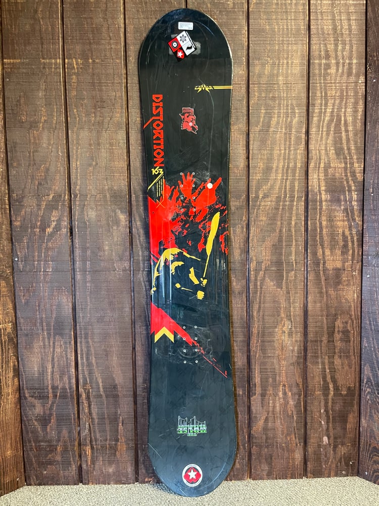 Lamar Distortion Snowboard - USED