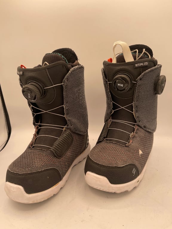 Ritual Womens Dual BOA Snowboard Boot - USED