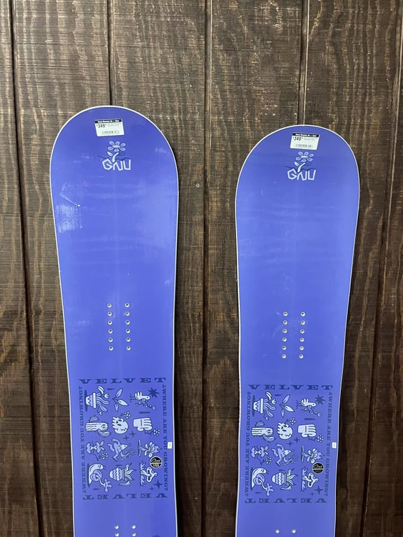 Velvet Adult Snowboard - USED