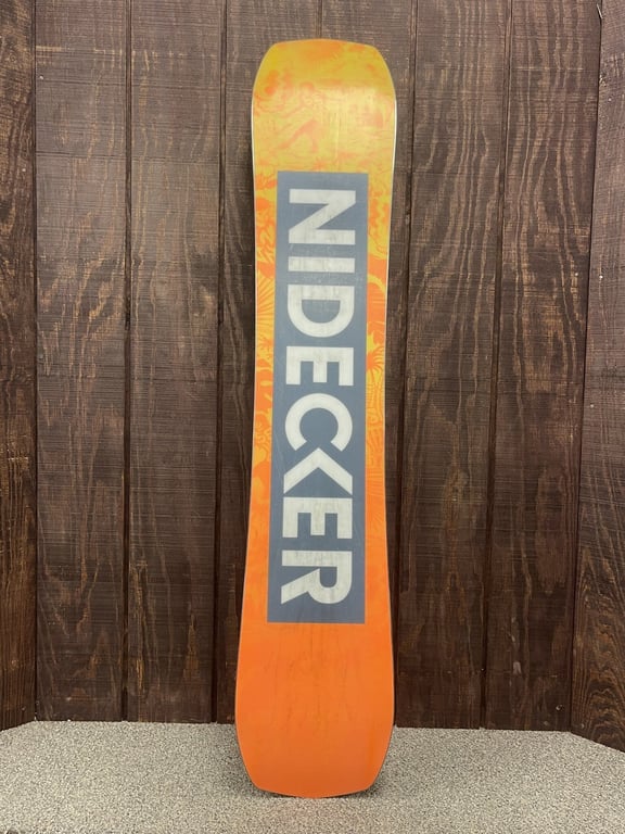Women's Venus Snowboard - USED