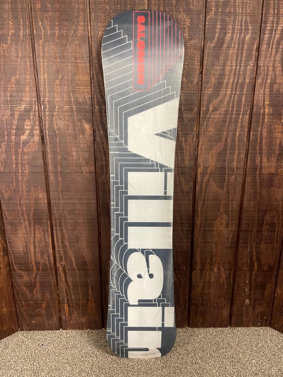 Villain Snowboard - Used - Image 3
