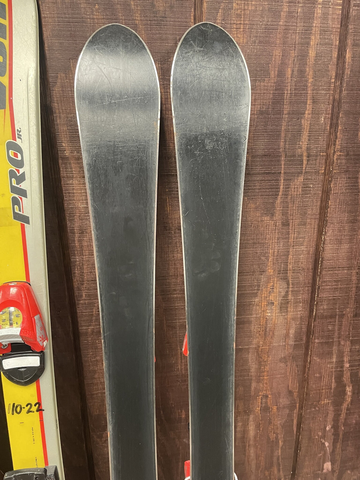 Volkl 724 Pro Jr Kids Skis + Salomon C305 Adjustable Bindings - Used - Image 2