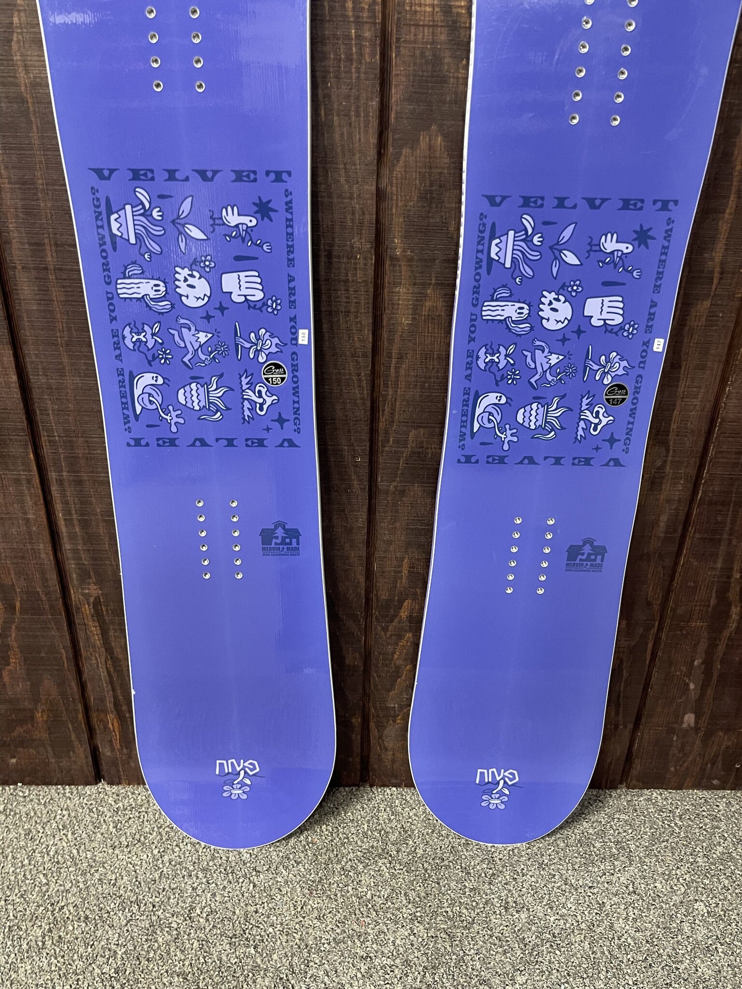 2025 GNU Velvet Adult Snowboard