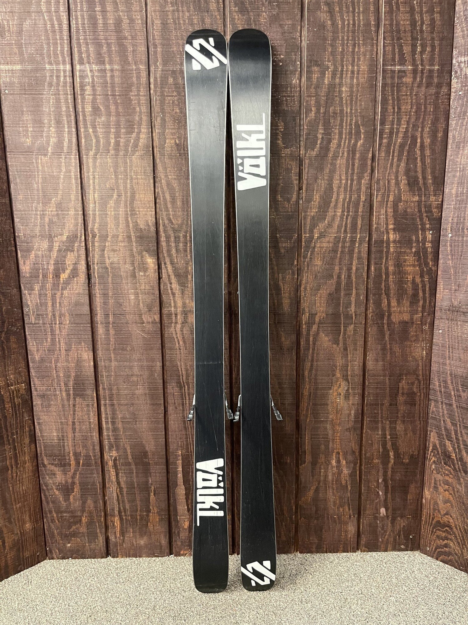 Volkl Alley Twin Tip Skis + Marker 1 Bindings, 158cm