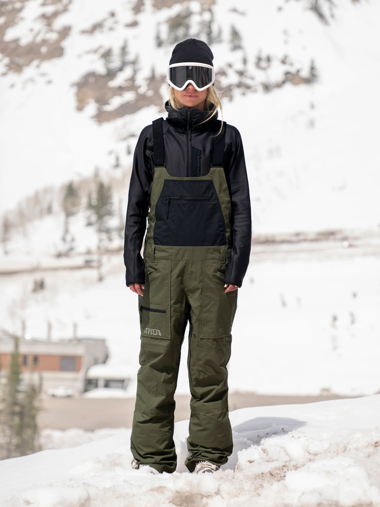 NEW Armada Women's Talyah 2L Cargo Bib