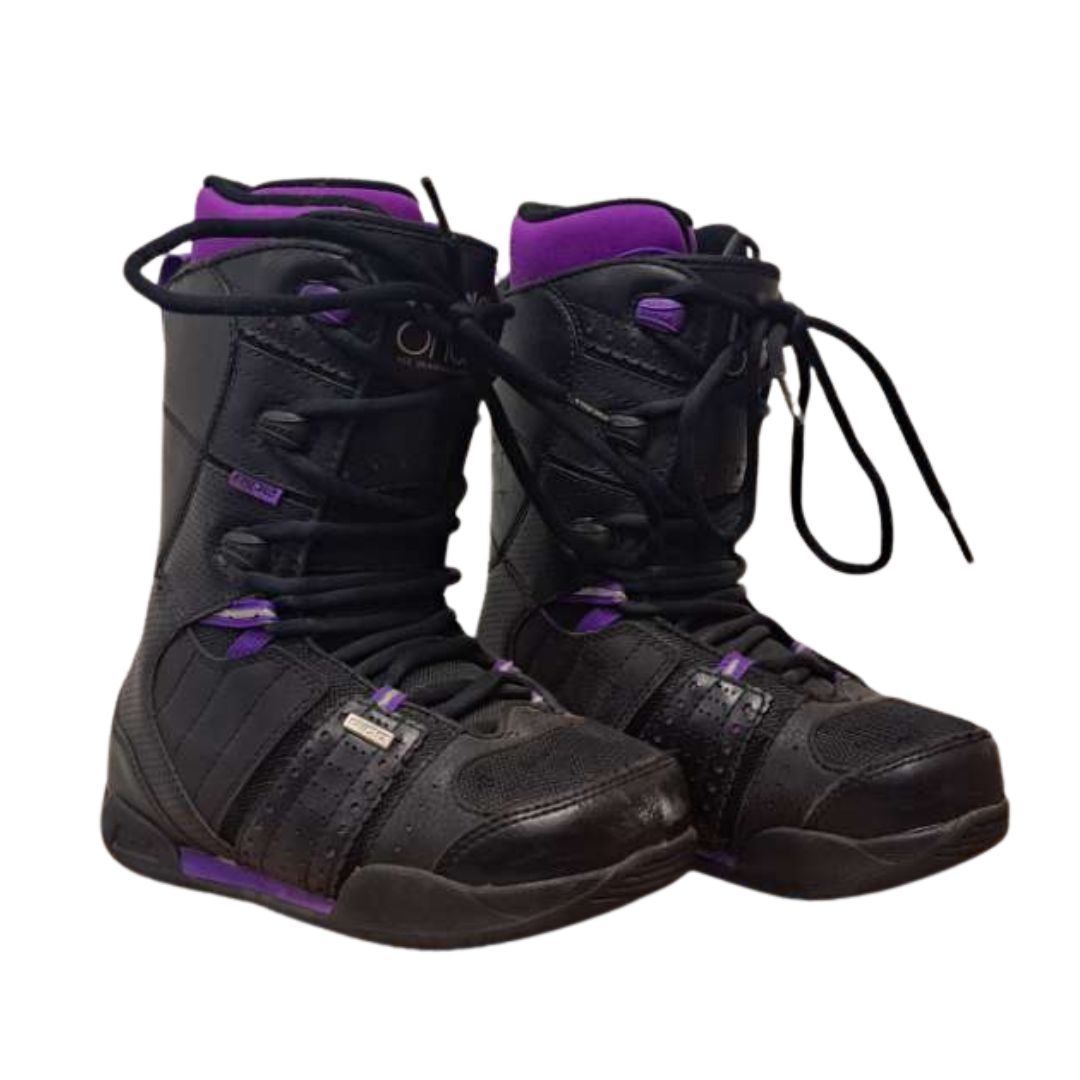 Used Salomon Pearl Speed Lace Snowboard Boots. Womens size 6 FINAL SALE