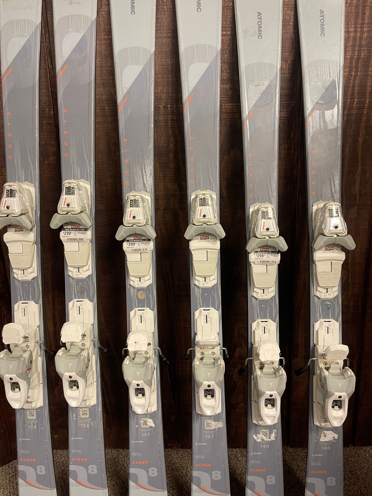2023 Atomic Cloud Q8 Skis + Atomic M10 GW Demo Bindings