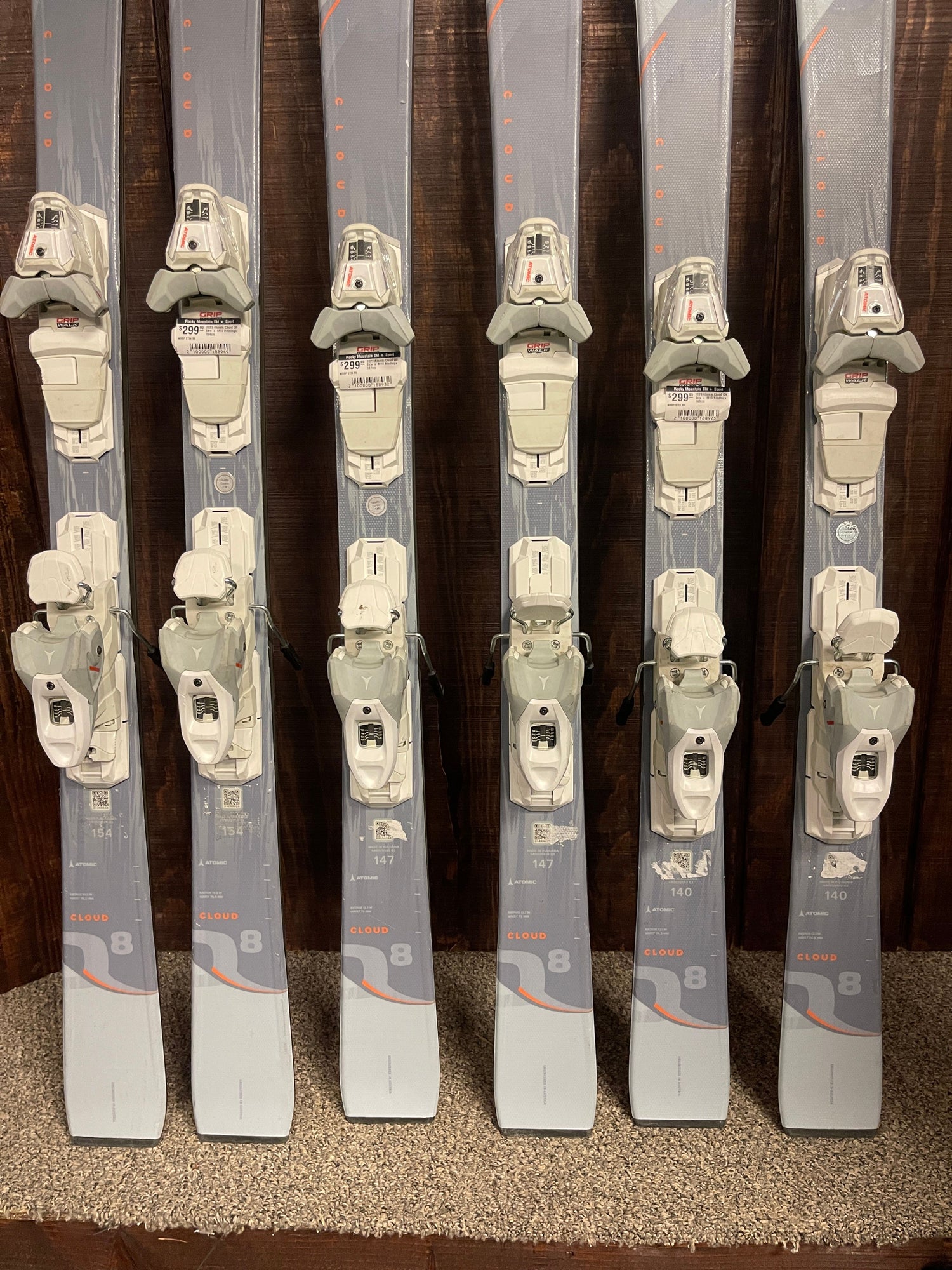 2023 Atomic Cloud Q8 Skis + Atomic M10 GW Demo Bindings
