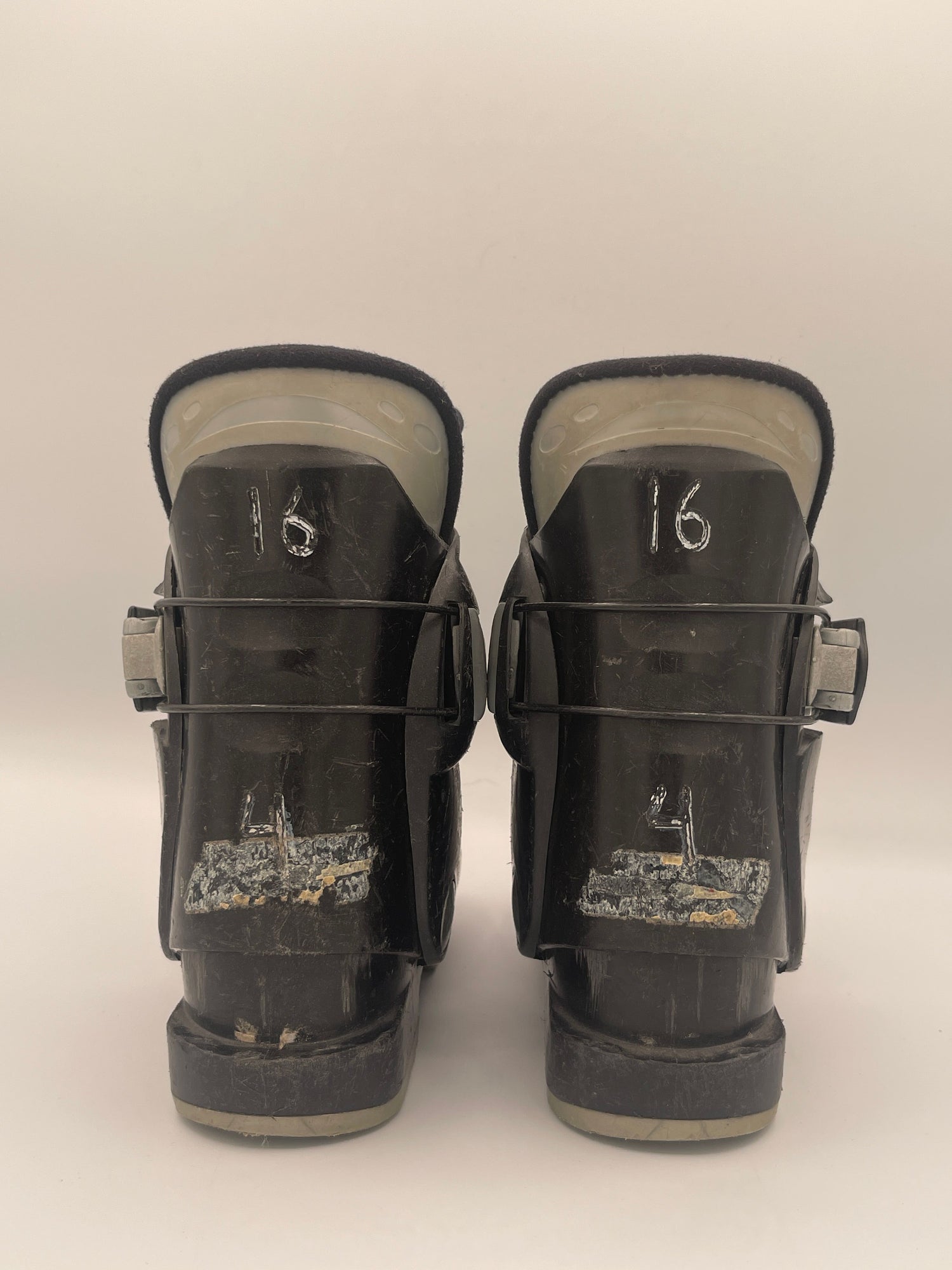 Rossignol R18 Kids Ski Boots, Size 16.5