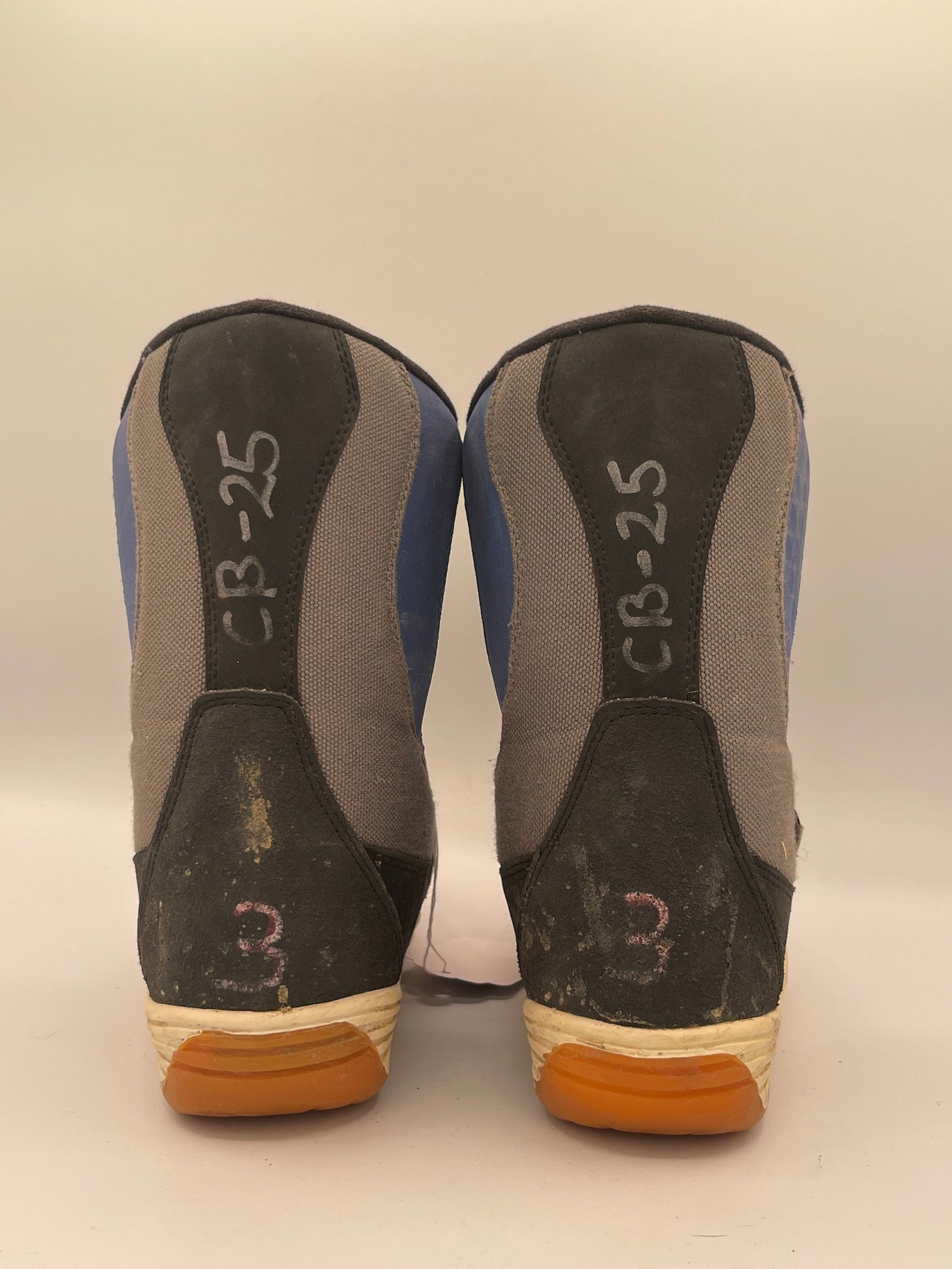 AeroGlen Jr. Snowboard Boots, Size 3