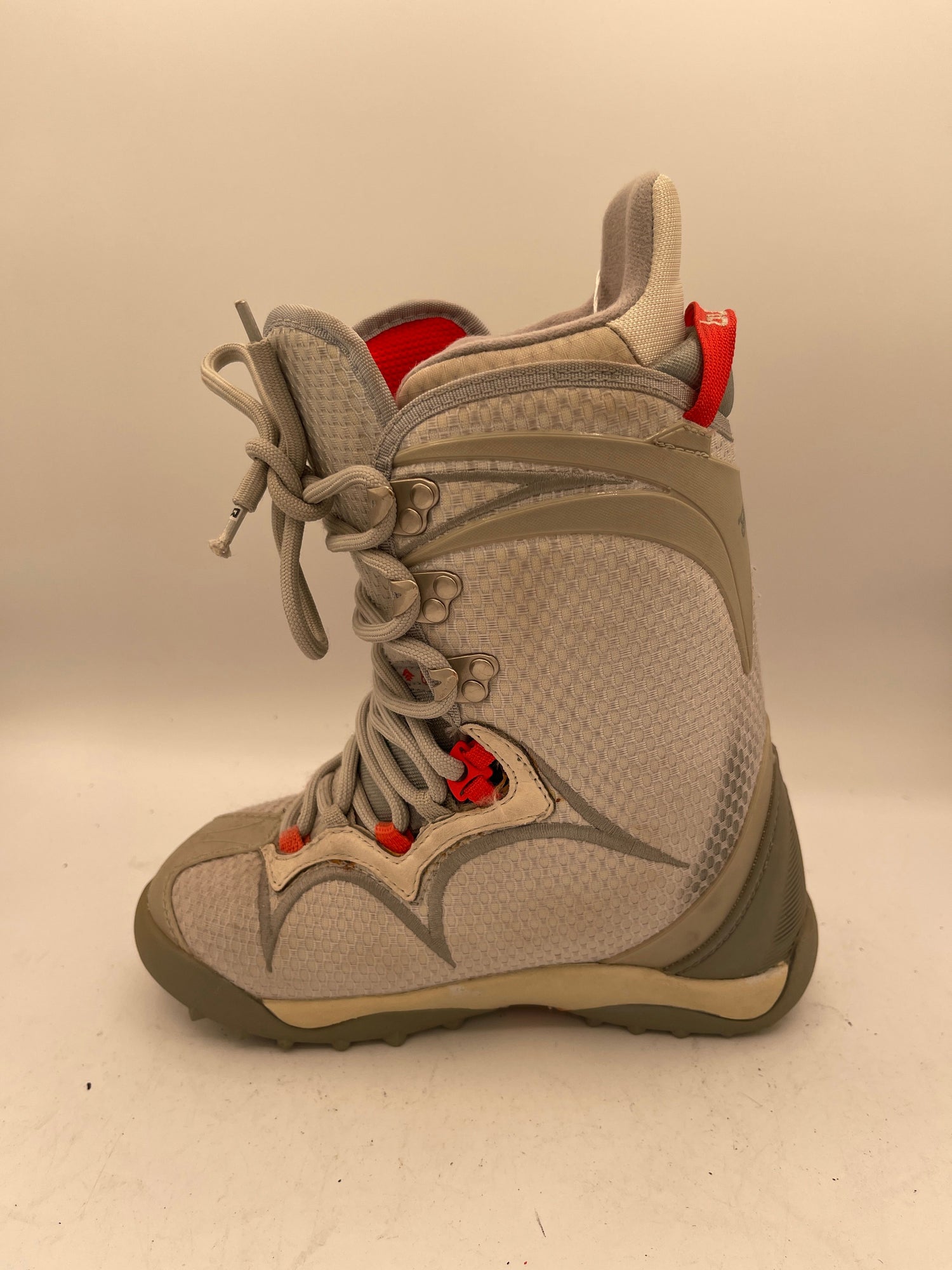 Burton Sapphire Snowboard Boots, Size 5 WMNS FINAL SALE