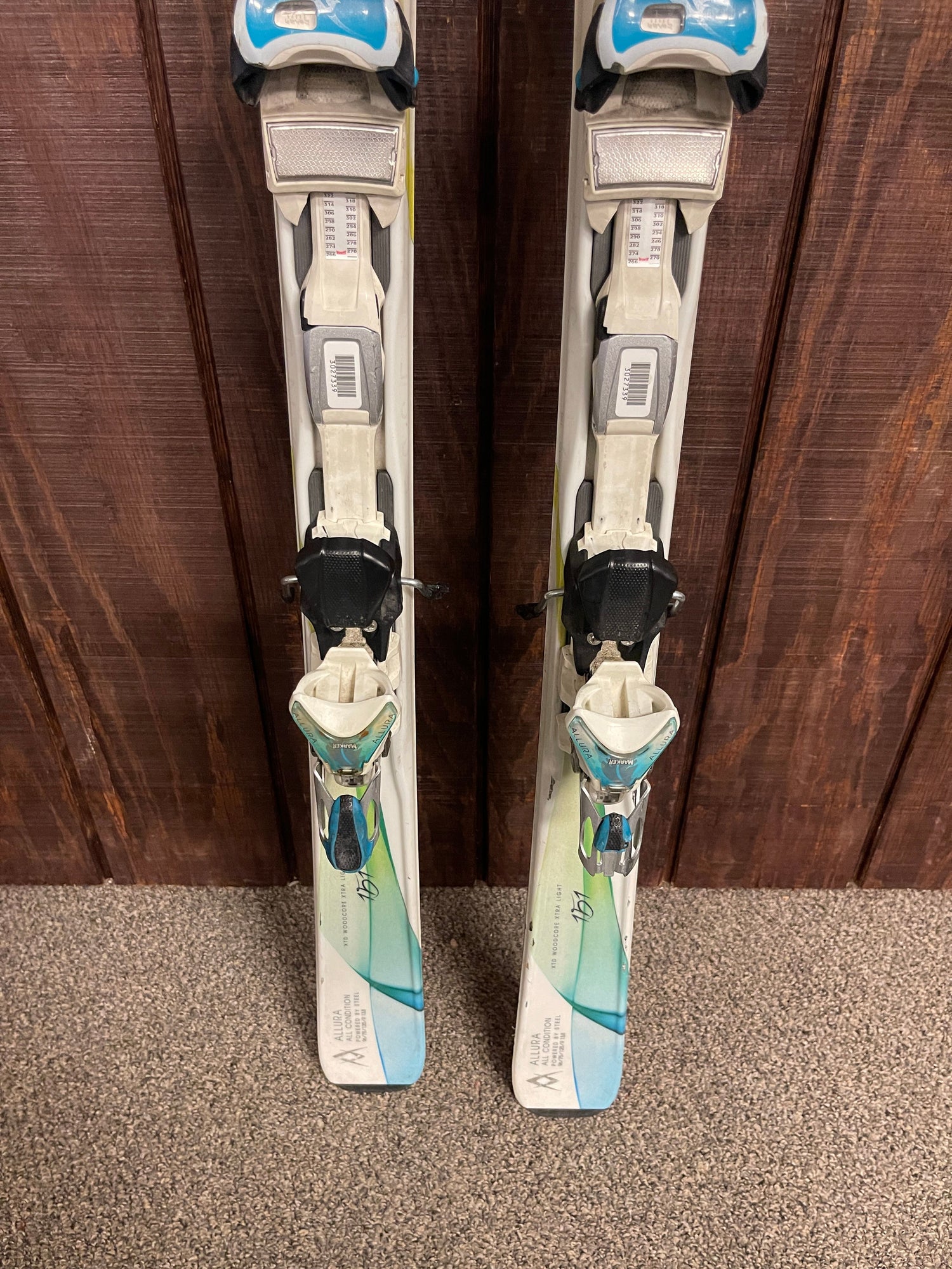 Used Volkl Essenza Unisex Ski, 151cm