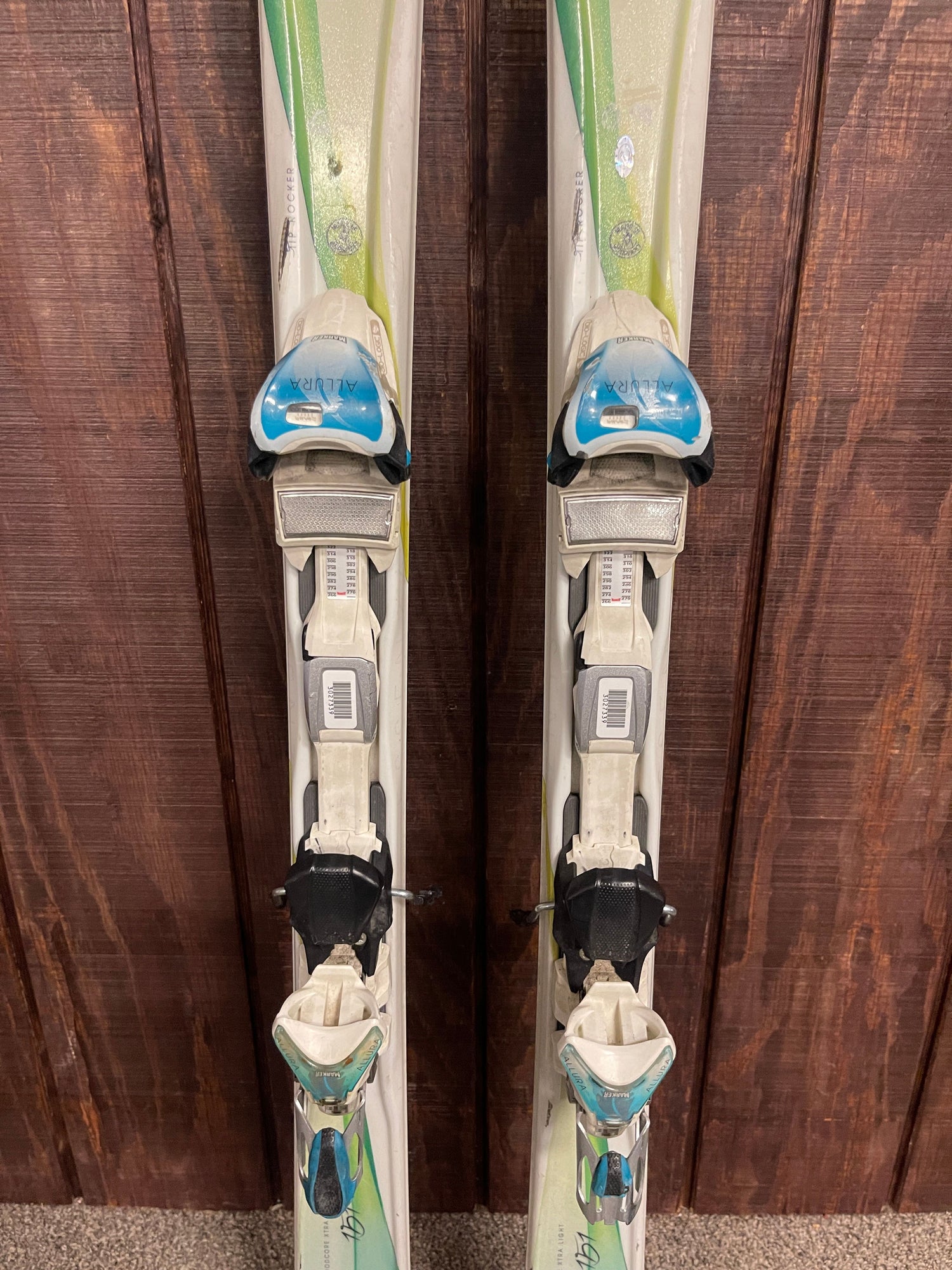 Used Volkl Essenza Unisex Ski, 151cm