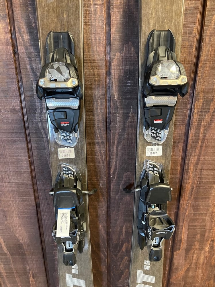 Fischer The Curv GT 85 Skis w/ Bindings - USED