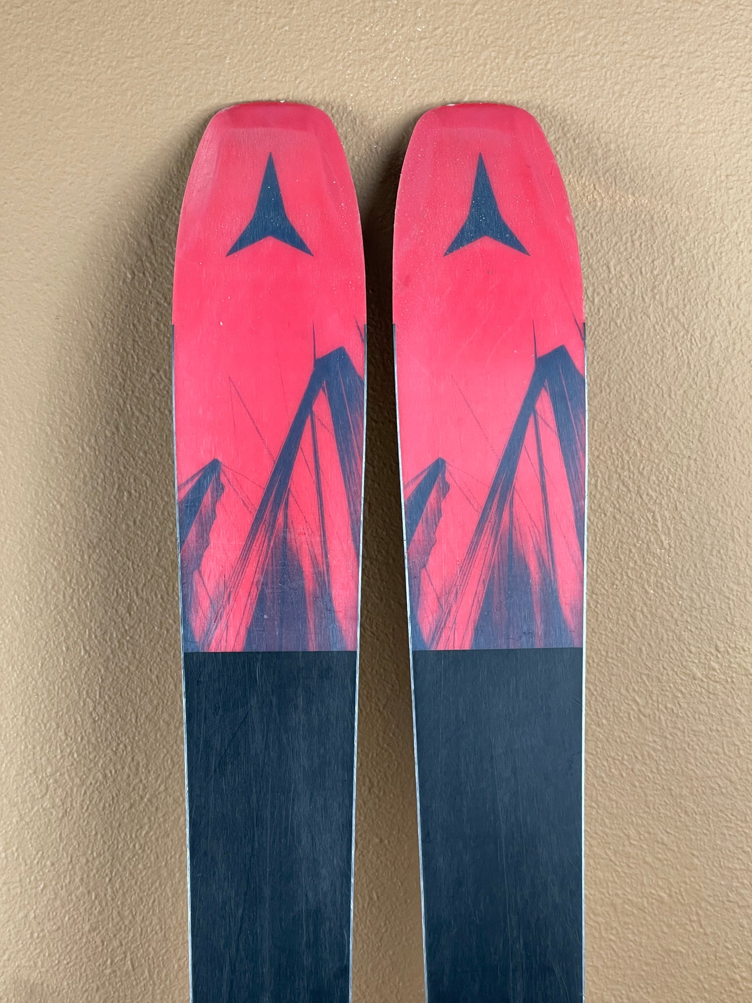 Used 2024 Atomic Maverick 95 Ti + Strive 13 Bindings Skis