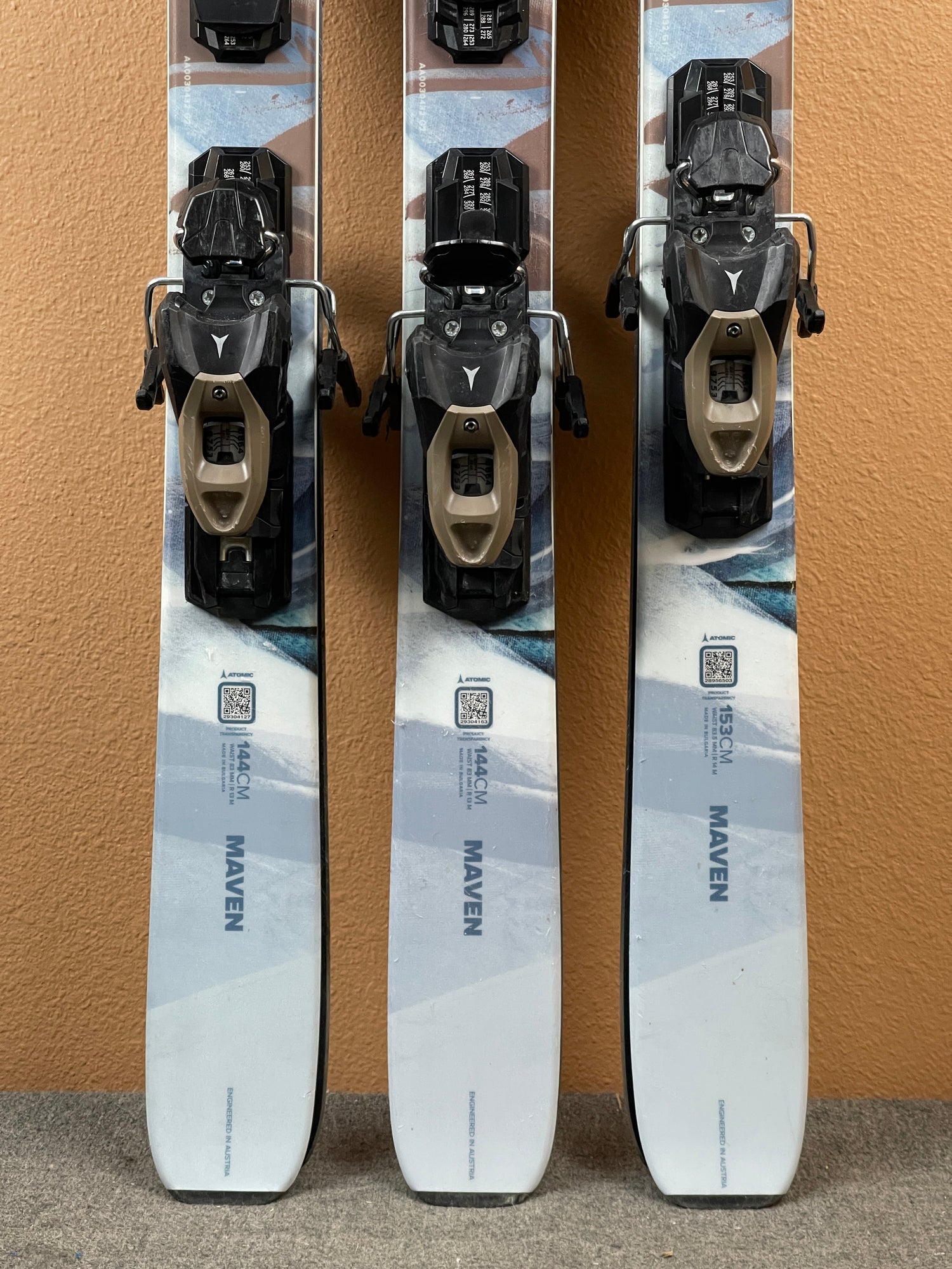 Used 2025 Atomic Maven 84 + M10 Bindings Womens Skis