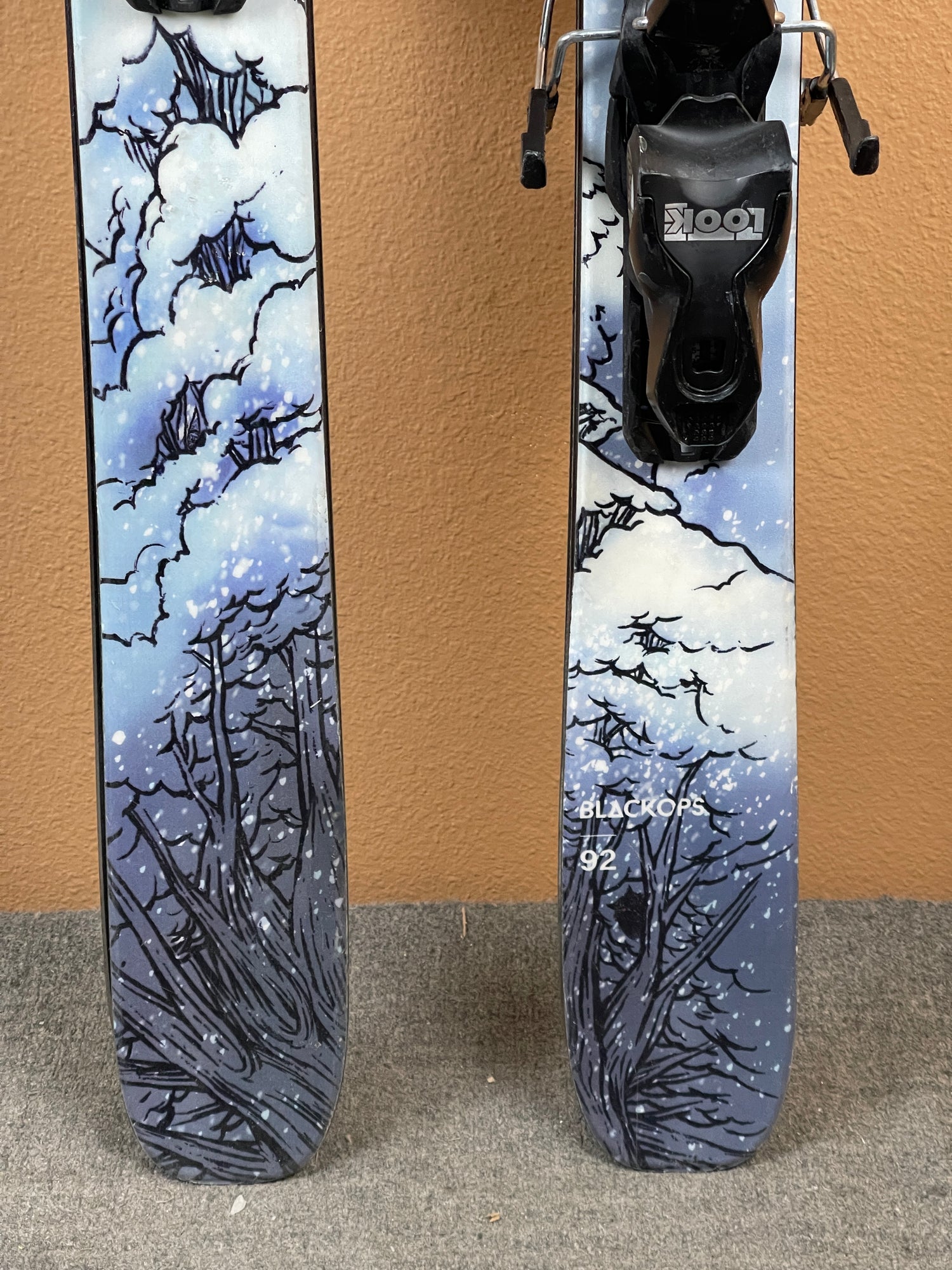 Used 2022 Rossignol Black Ops Day 92 Skis + Look Xpress 11 Bindings