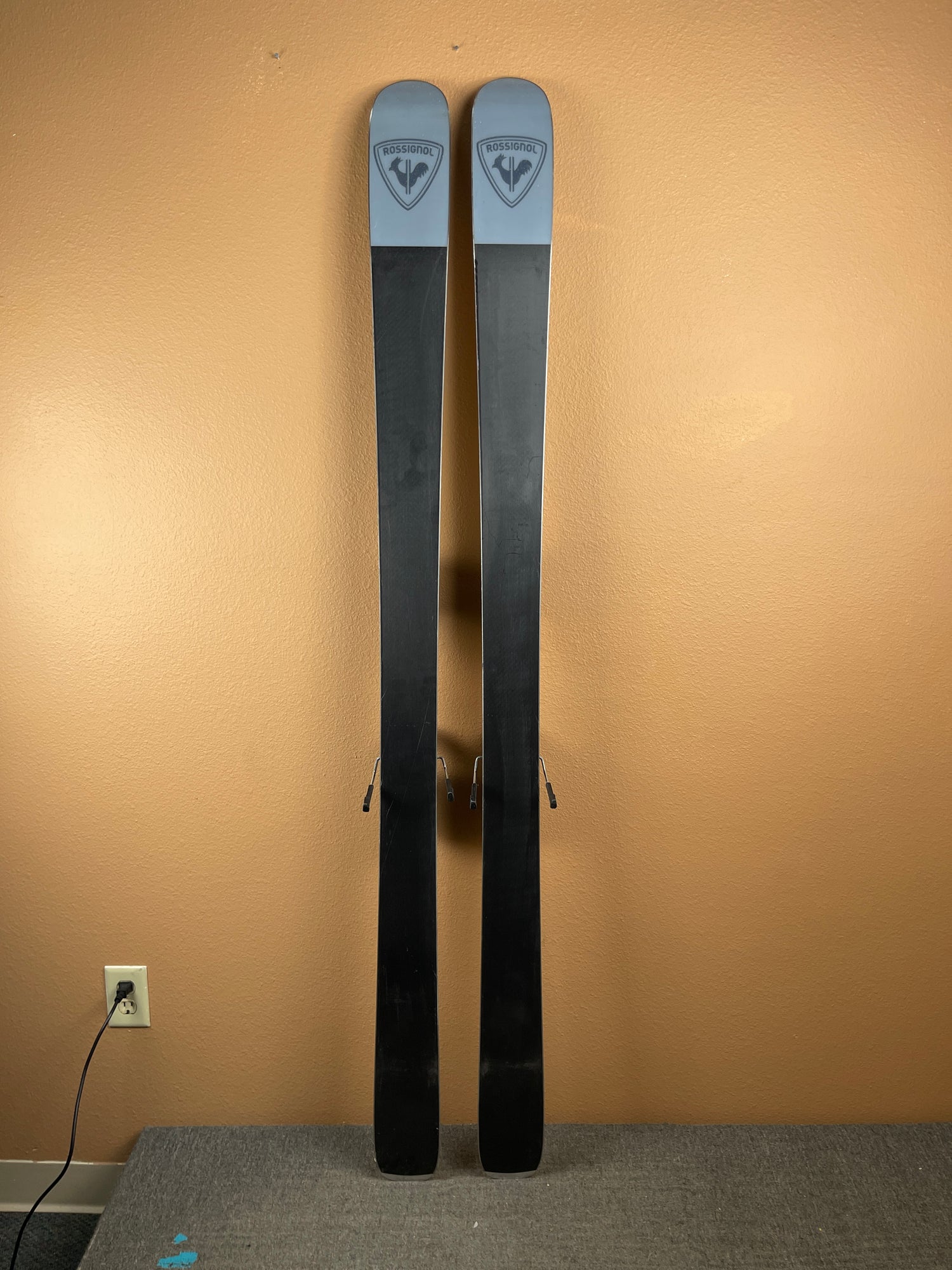 Used 2022 Rossignol Black Ops Day 92 Skis + Look Xpress 11 Bindings