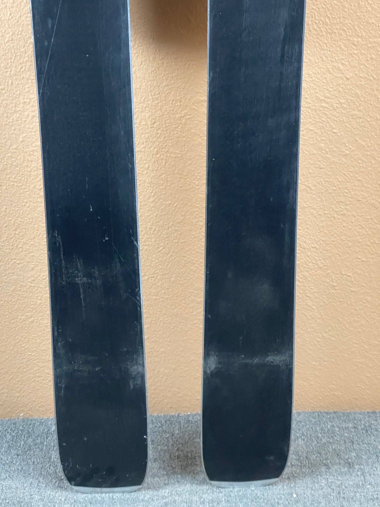 Used 2022 Rossignol Black Ops Day 92 Skis + Look Xpress 11 Bindings
