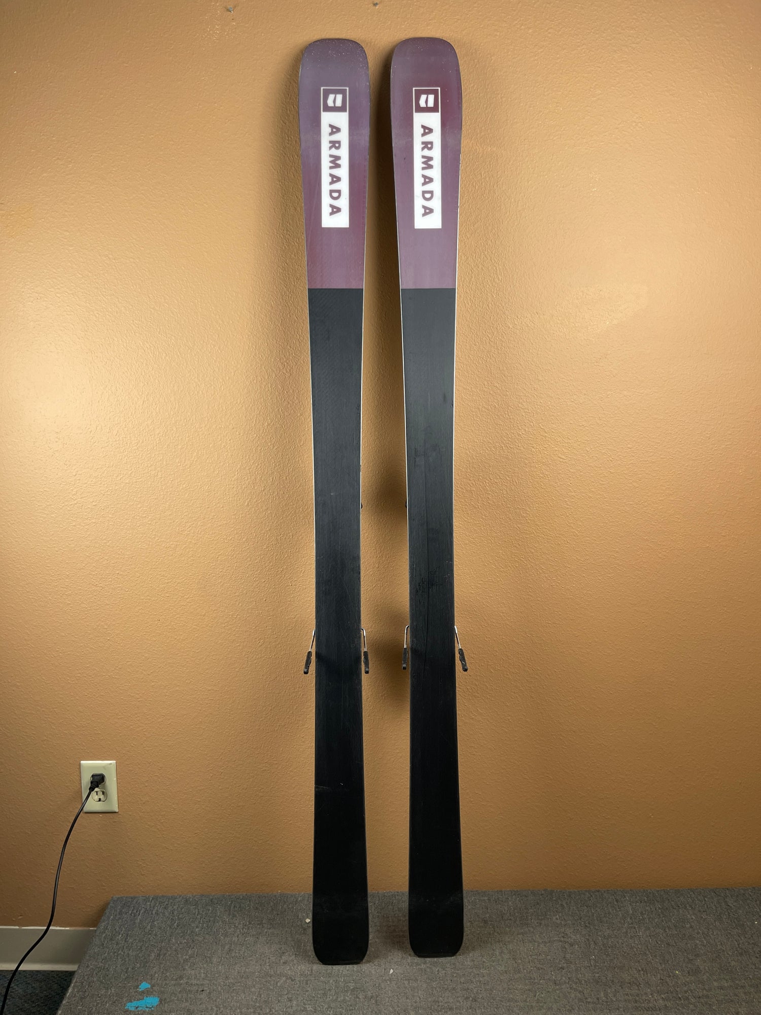 Used 2021 Armada Declivity 88C Skis + Strive 11 Bindings