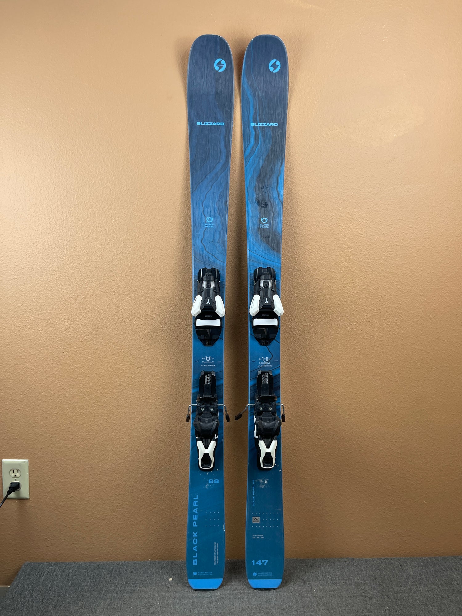 Used 2024 Blizzard Black Pearl 88