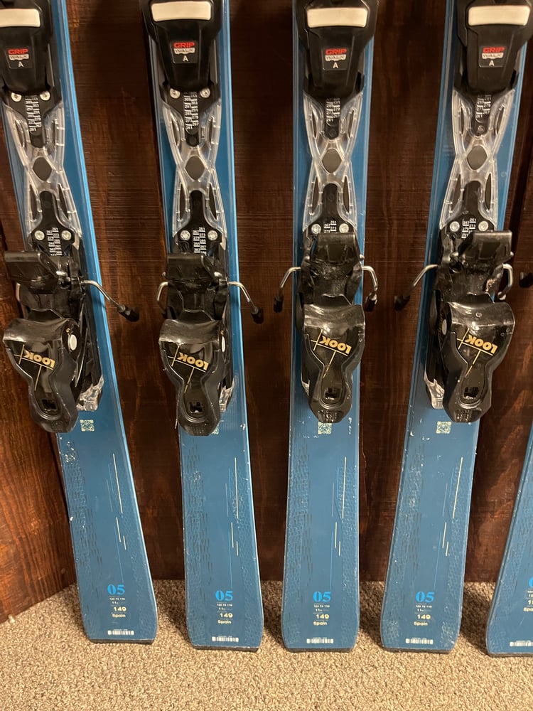 Dynastar E Lite 05 Skis w/ Bindings - USED