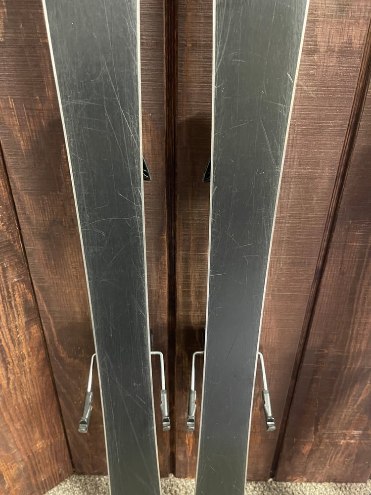 Volkl Ledge Twin Tip Kids Ski w/Bindings - USED
